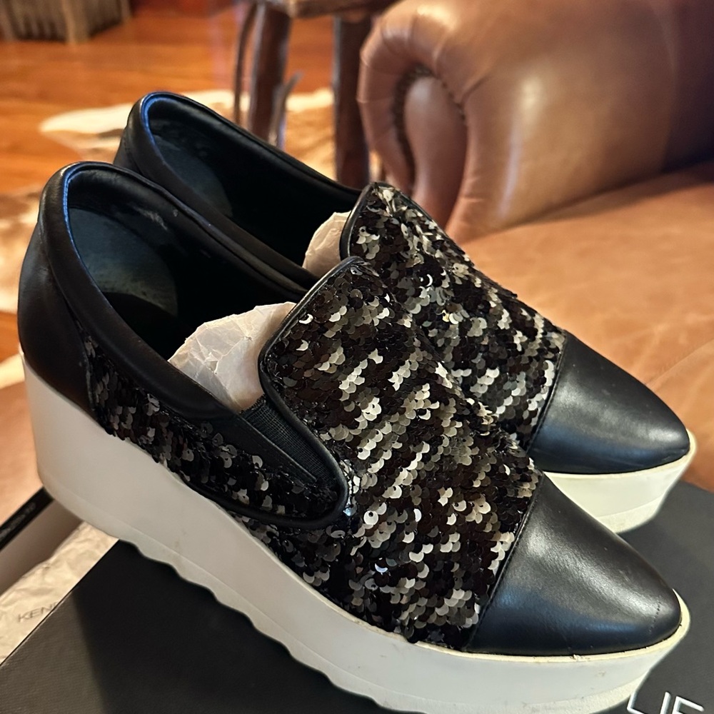 Kendall & Kylie Black Platform Sneaker w/ Sequins. Size 9. Box not included.